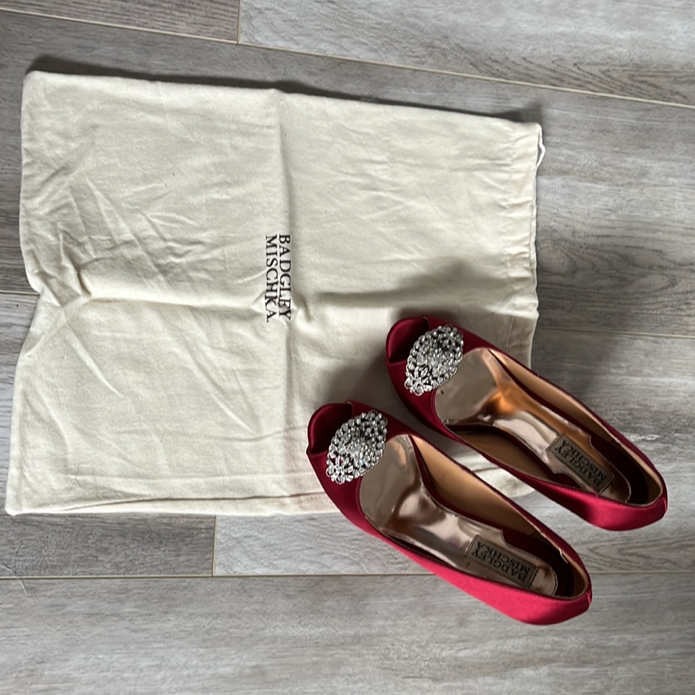 Badgley Mischka Goodie Red Satin Heels Size 6.5 - Picture 5 of 6